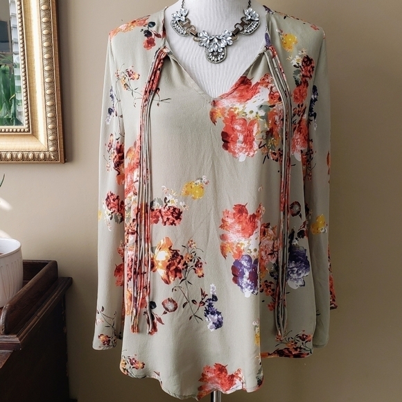 Tolani Green Silk Floral Tie Neck Bell Sleeve Tunic Top Size Large - Picture 2 of 11